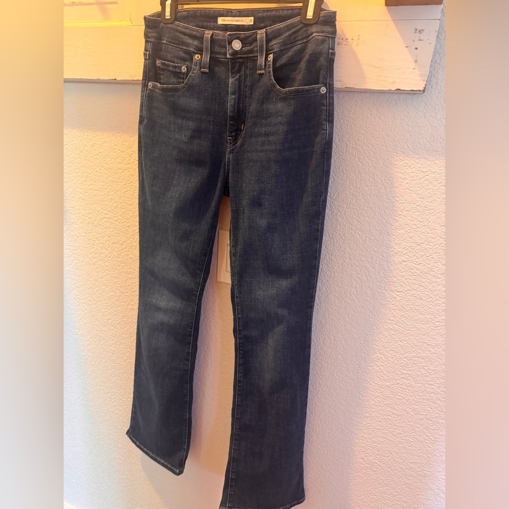 Levi’s 725 High Rise Bootcut Jeans | Size 28 | Dark Wash